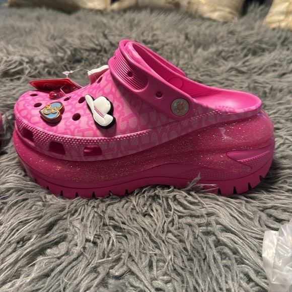 NWT Crocs Barbie The Movie Mega Crush limited edition pink platform clogs size 7 - Picture 8 of 8